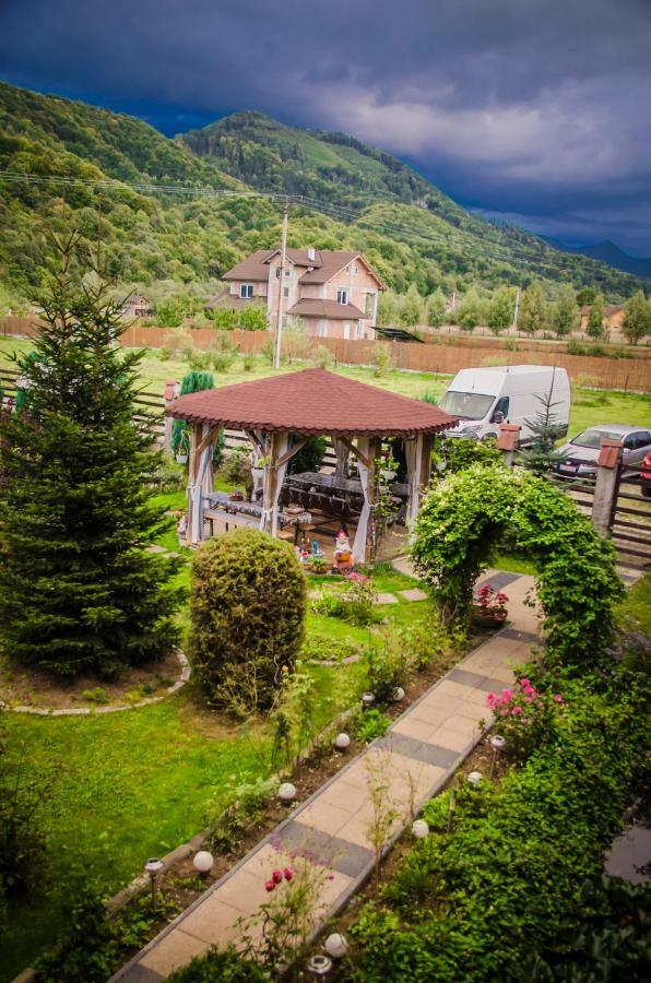 Casa Csiki Villa Risnov Exterior photo